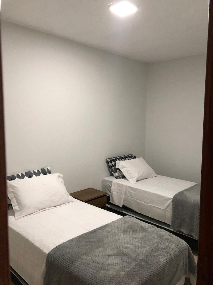 Ap 2 Qts com suíte  Garagem e Elevador