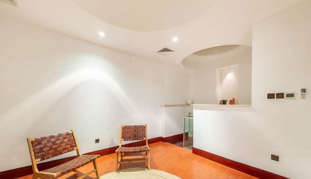 Manzil -2BR Penthouse w full Burj View in Downtown