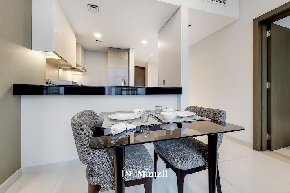 Manzil - 1BR in Business Bay w Burj & Canal Views