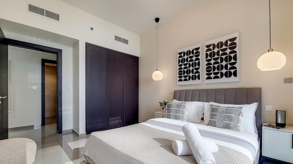 Manzil - Modern 3BR in Business Bay nr Dubai Mall