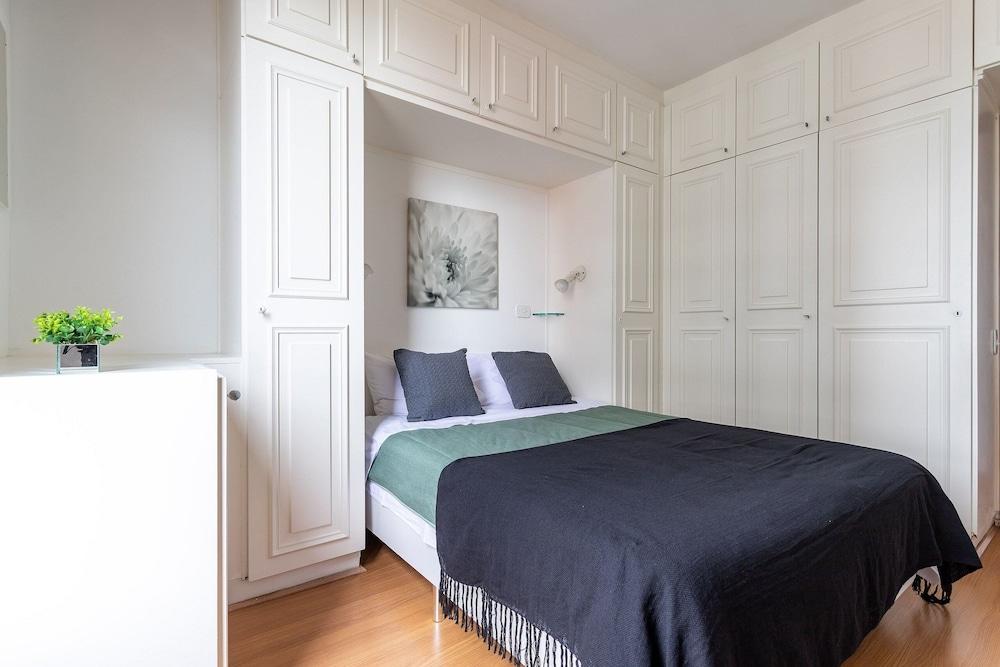 (1008) Apartamento com 1 Quarto e Vista para o Cristo