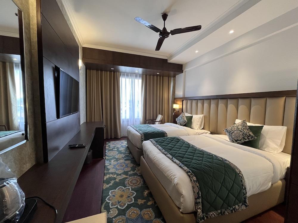 WelcomHeritage Grand Srinagar