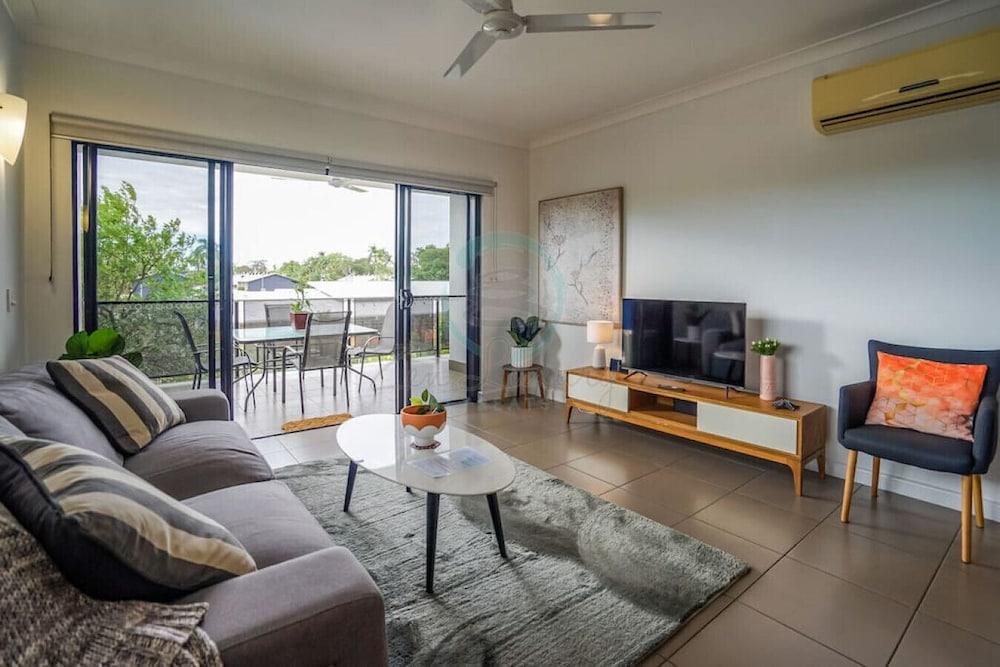 ZEN NOMAD - 2BR Nightcliff Apartment
