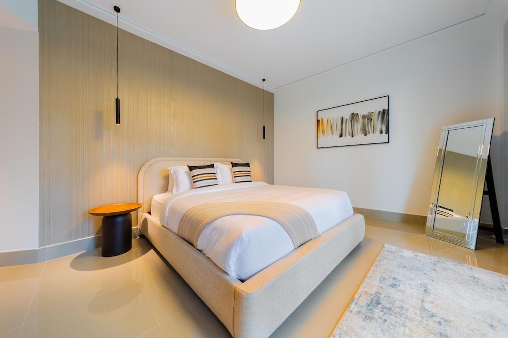 EDEN'S Homes & Villas - Opera Grand