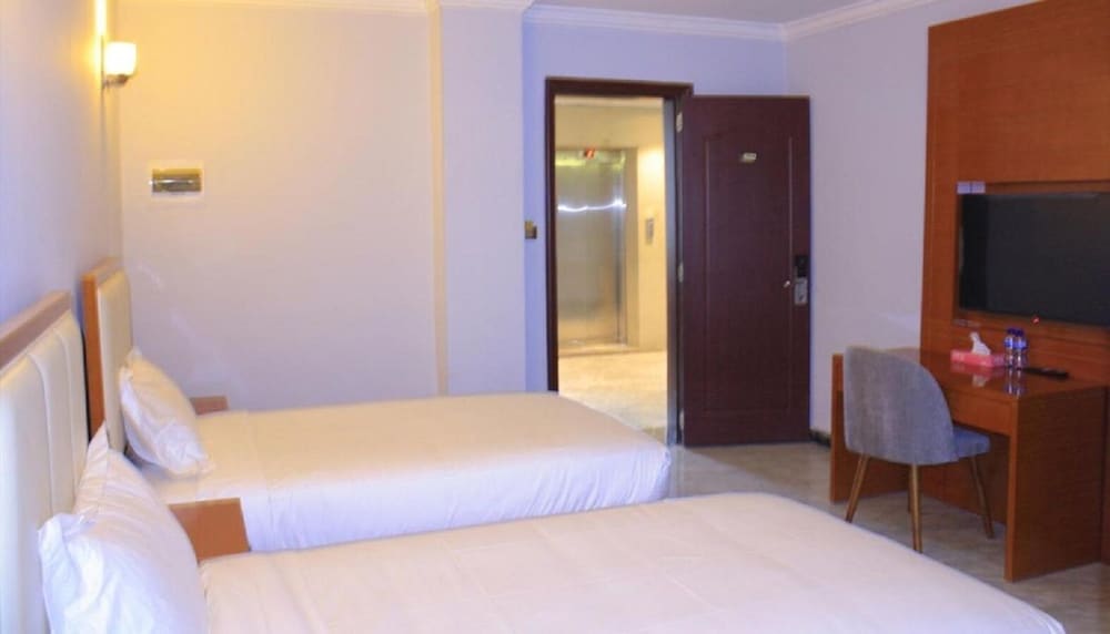 Golden Park Apartment Hotel