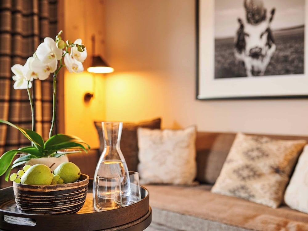 Serviced Luxury Chalet Evi