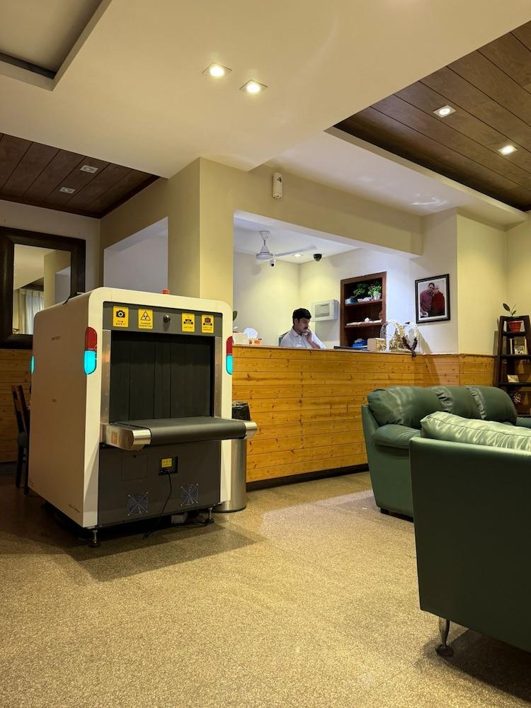 UDS Villa - Next to VFS, Walking to Connaught Place