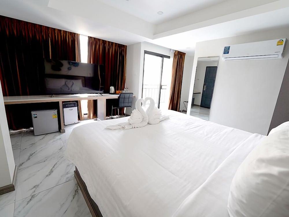 RoomQuest Sukhumvit 36 BTS Thonglor