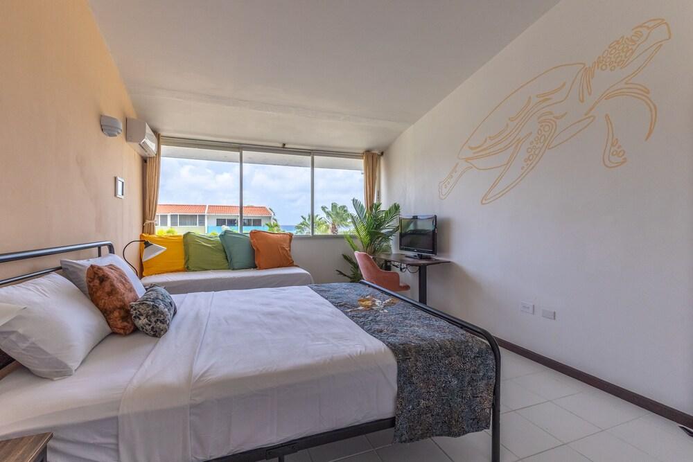 Light House Beach house with Ocean View