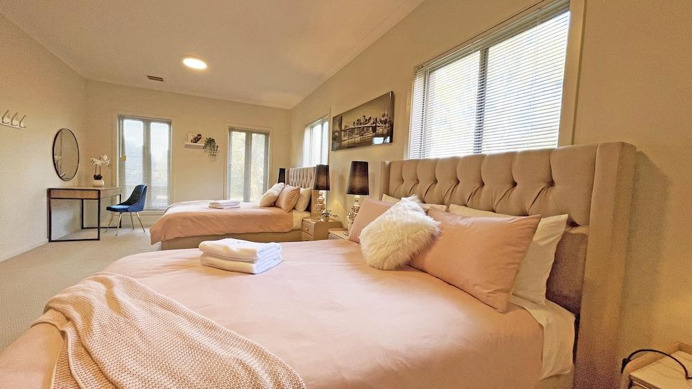 Spacious 7BRM 5-bathroom Rental House