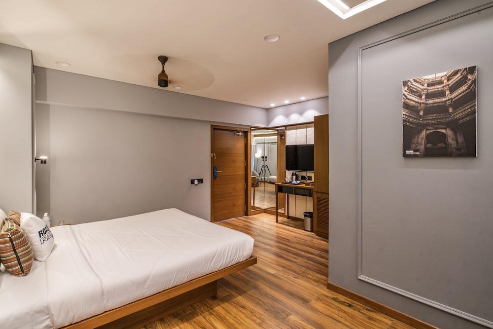 Roadies Rostel - Best Adventure Resort In Ahmedabad.