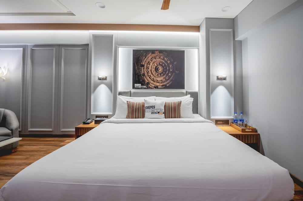 Roadies Rostel - Best Adventure Resort In Ahmedabad.