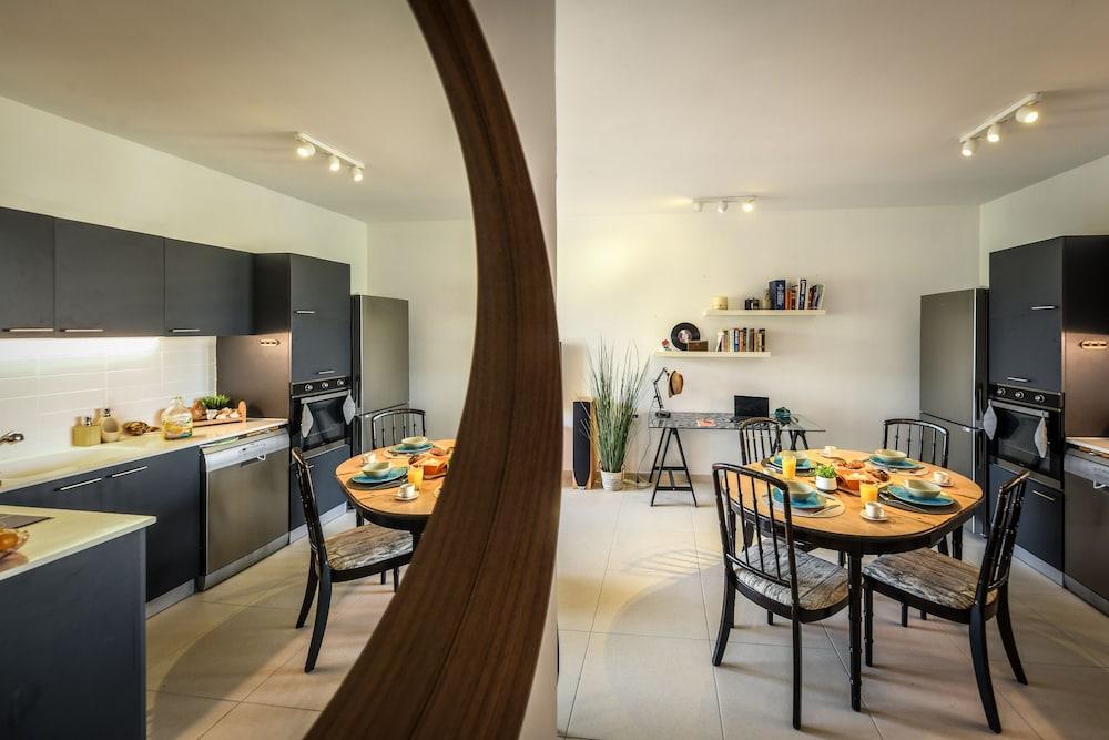 Cozy Nest Apartment with balcony