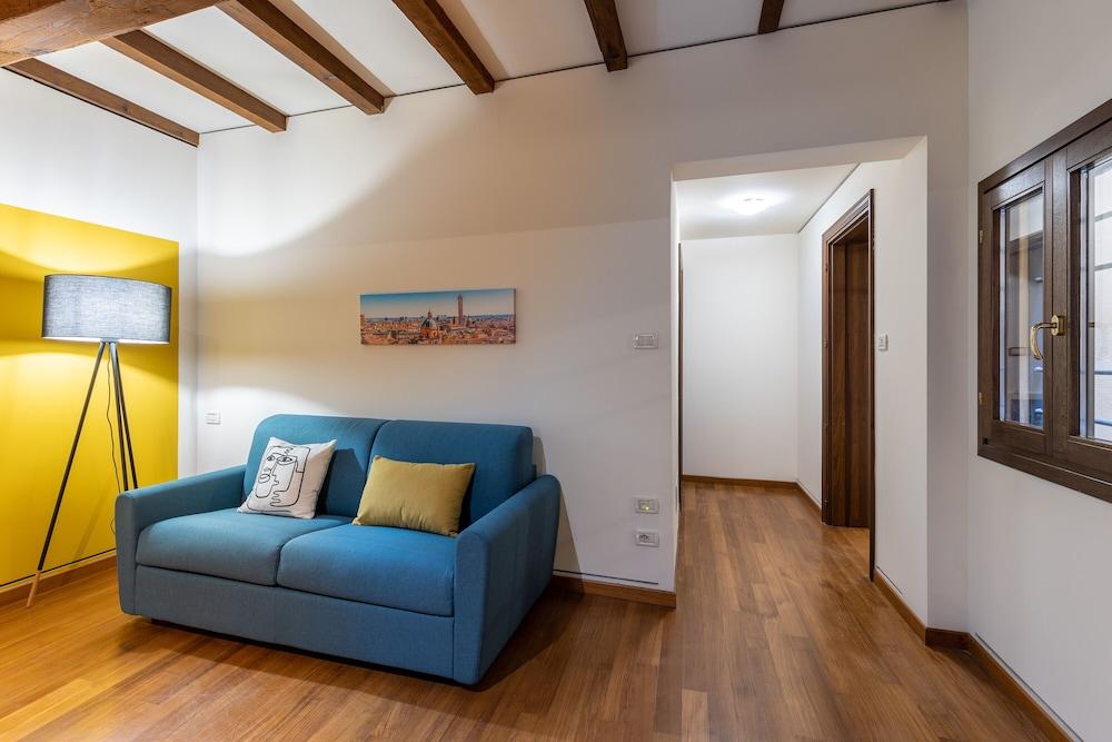 Strada Maggiore Apts by Wonderful Italy