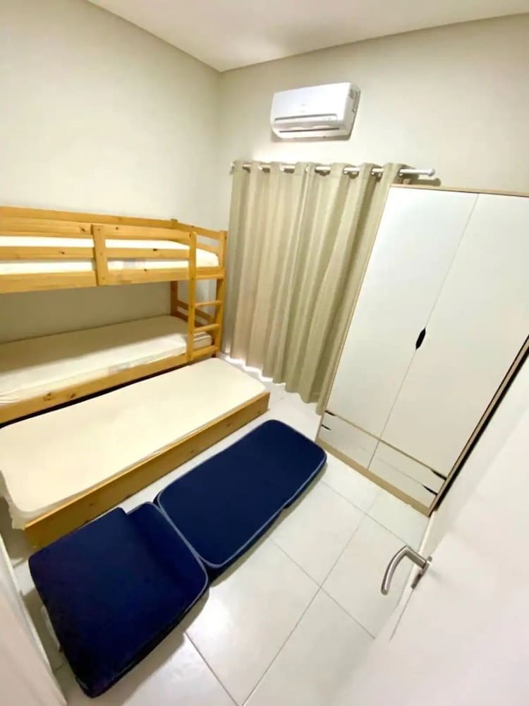 Apto novo e arejado com uma ampla sacada