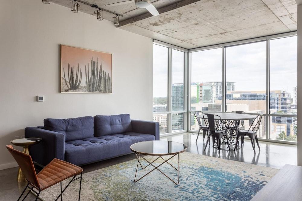 Austin Remote Work Friendly 2BD 2BA Apartment