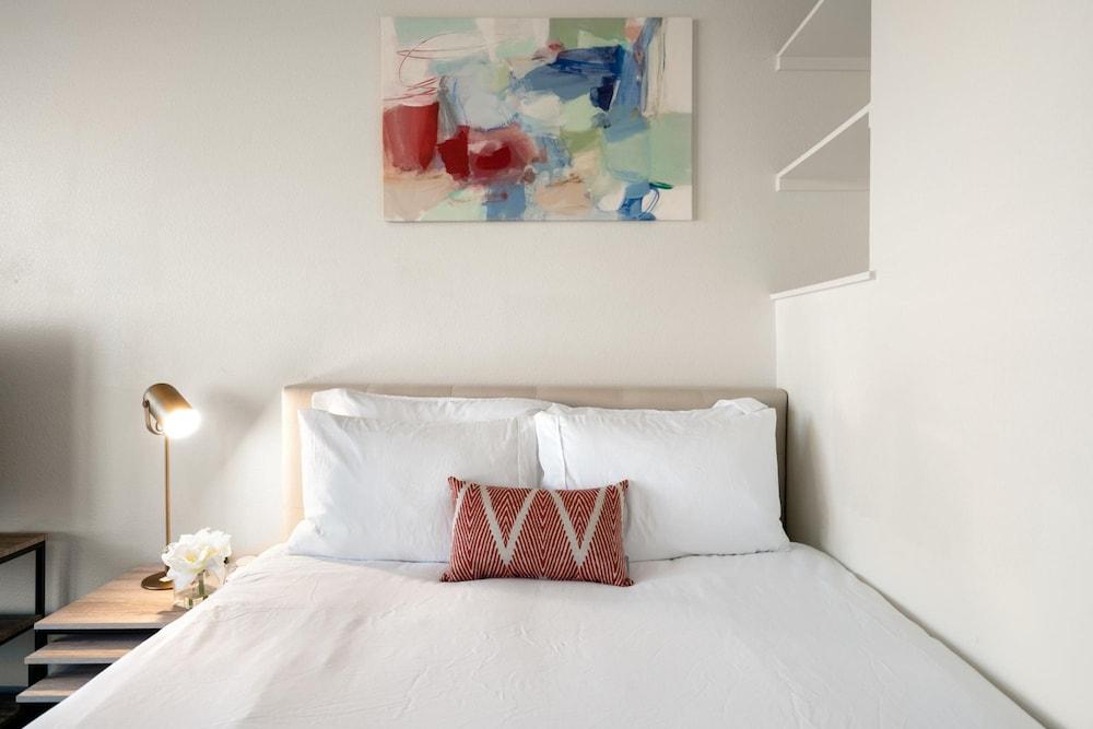 Arlington Modern Studio Apartment