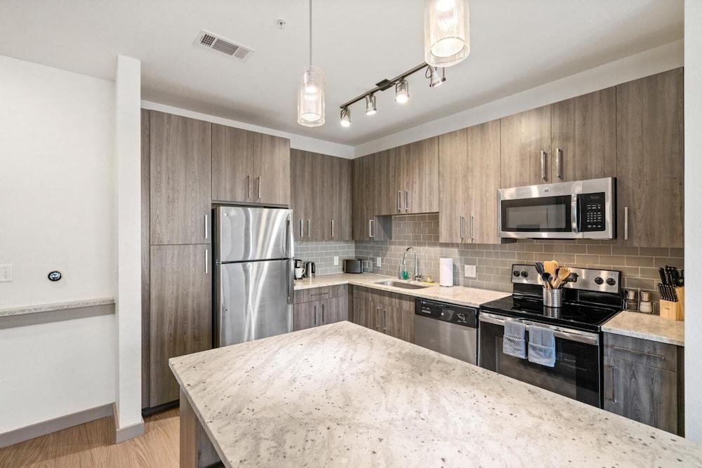 Arlington Spacious 2BD 2BA Apartment