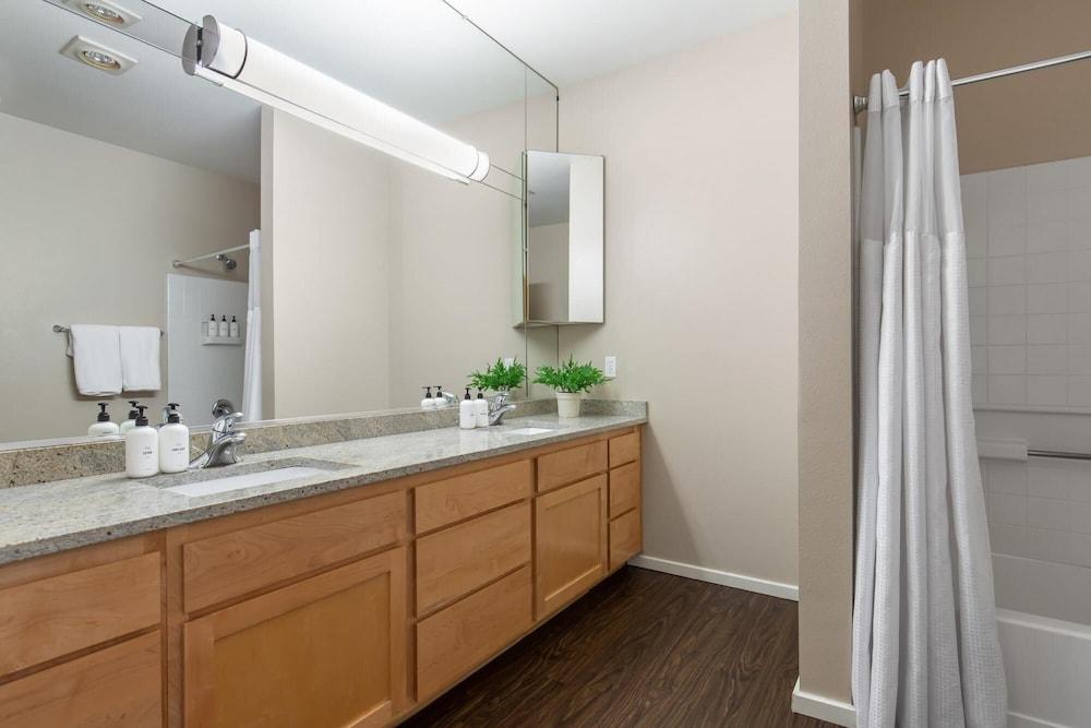 Bellevue Designer 1BD Plus Den 1BA Apartment