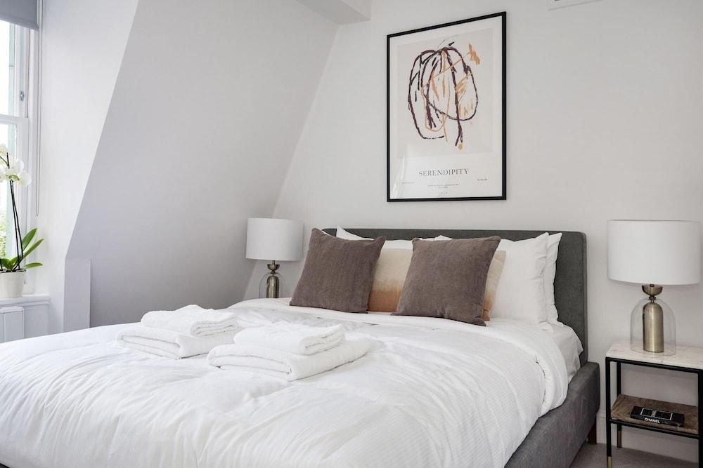 The Knightsbridge Suite Next to Sloane Square