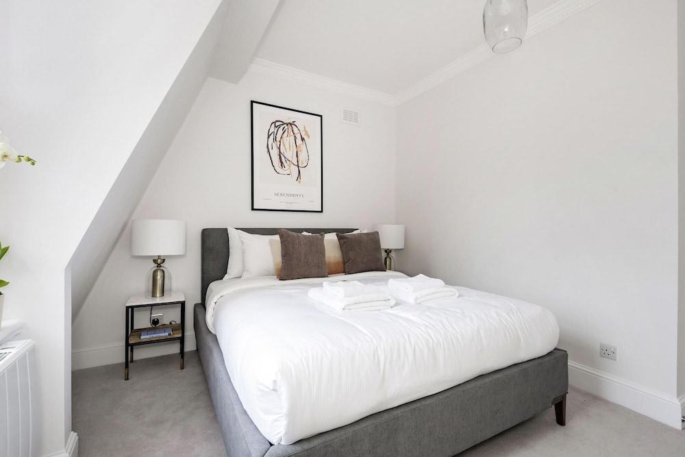 The Knightsbridge Suite Next to Sloane Square