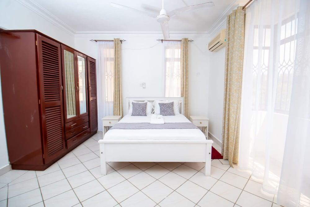 Nyali Mall Apartments by CHH