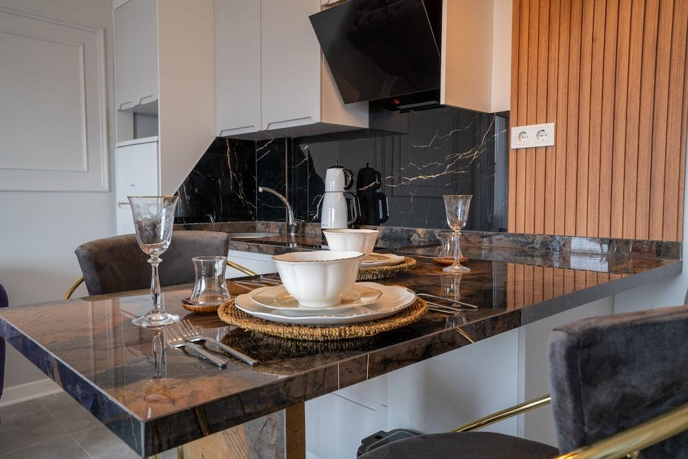 Shah Residence Hotel