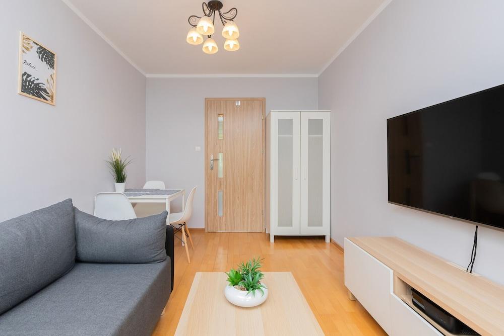 Cozy Apartament Redłowo by Renters