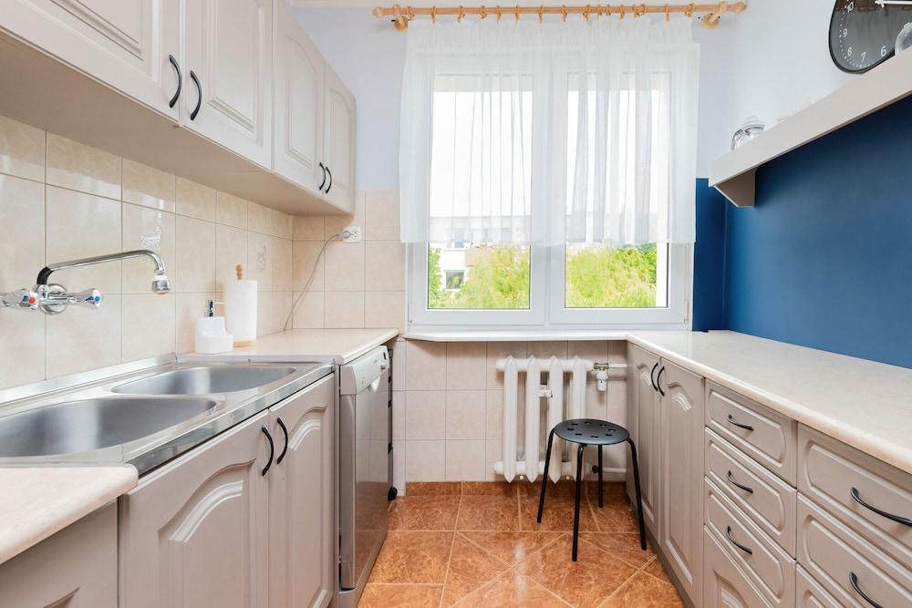 Cozy Apartament Redłowo by Renters