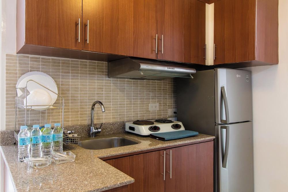 Pacific Bay Grand Suites