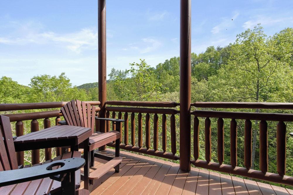 Mountain Theatre Lodge by Jackson Mountain Rentals