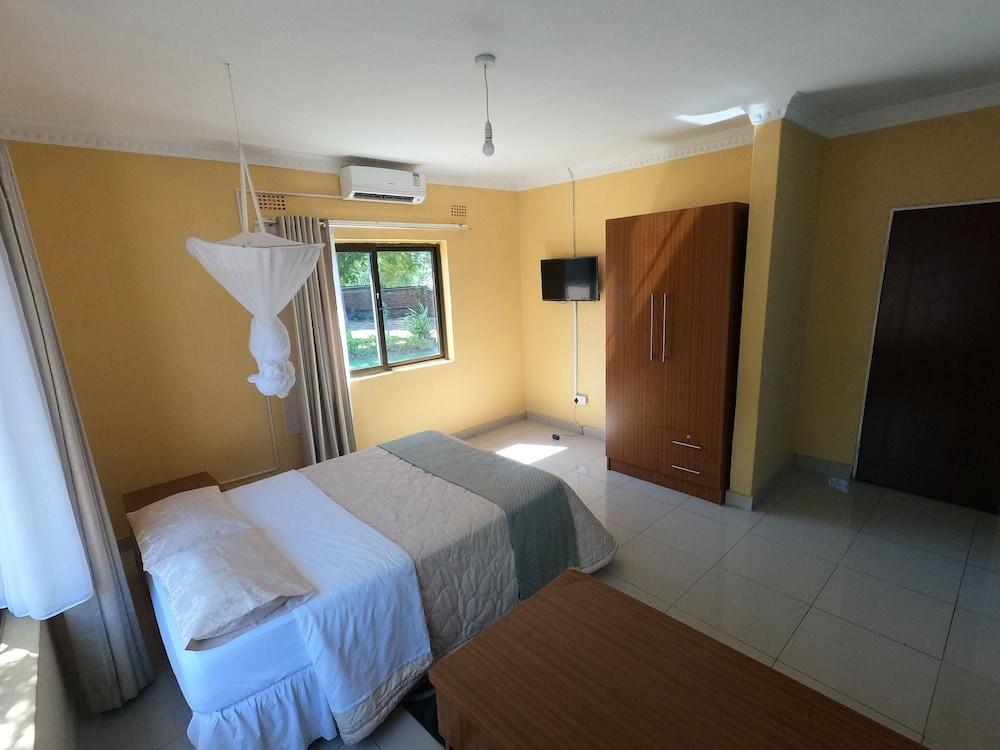 Main Stream Beach Villa