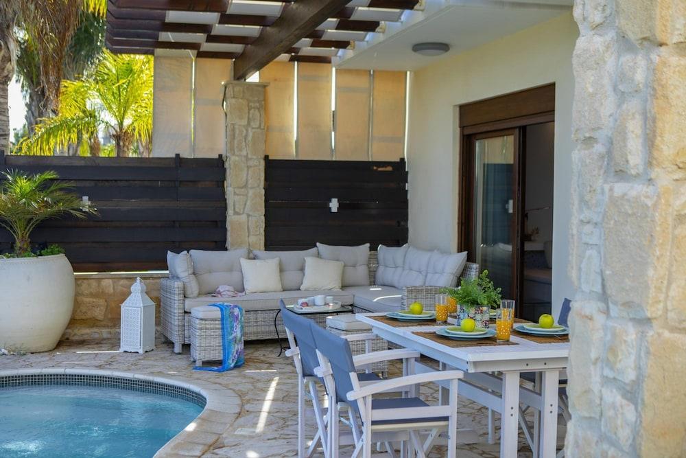 El Greco Seafront Villa