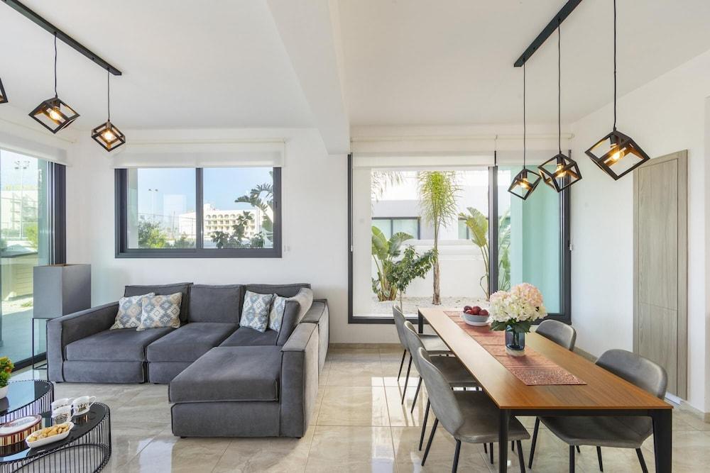 Pernera Beach Villa in Protaras