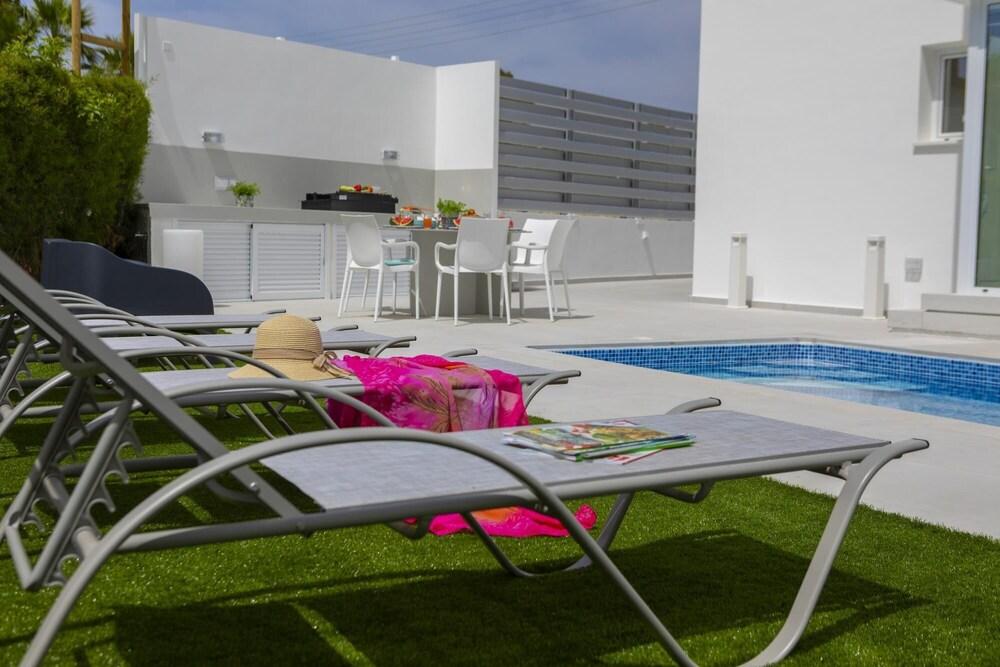 Protaras Villa Piera By The Sea