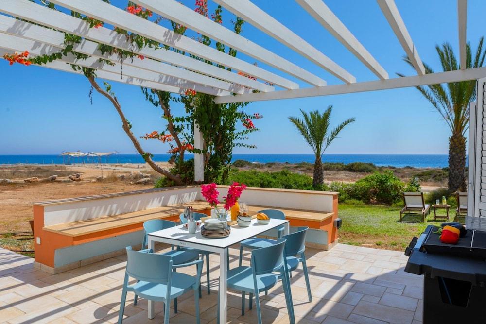 Protaras Seafront Villa Violetta