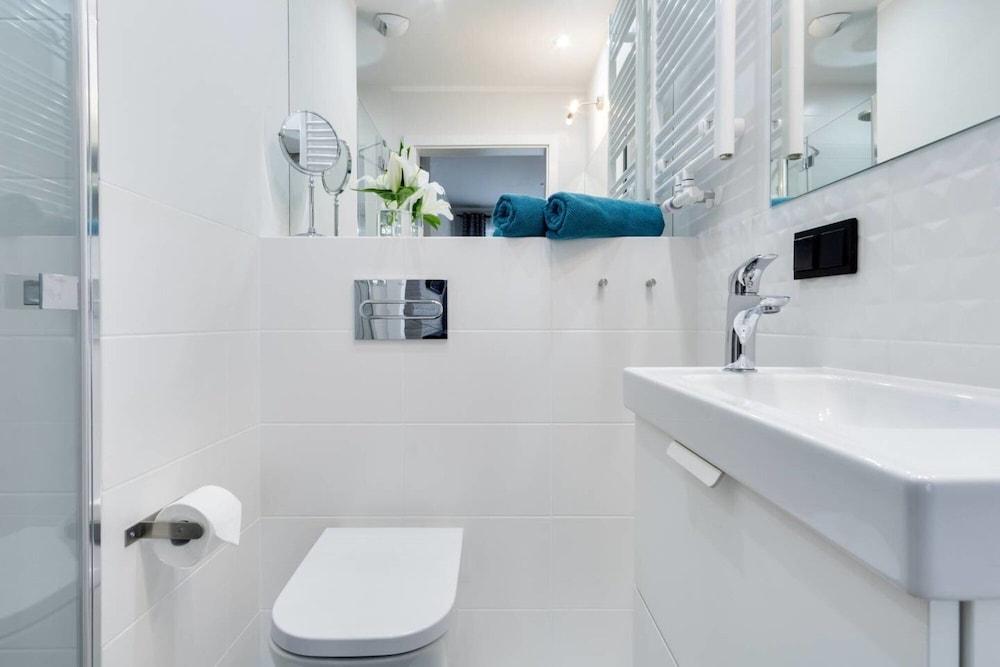 Modern Studio Apartment