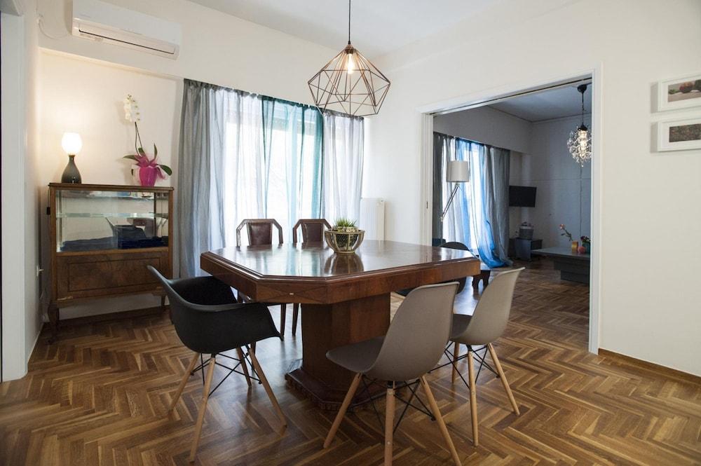 Modern - Vintage Apartment by Acropolis Museum