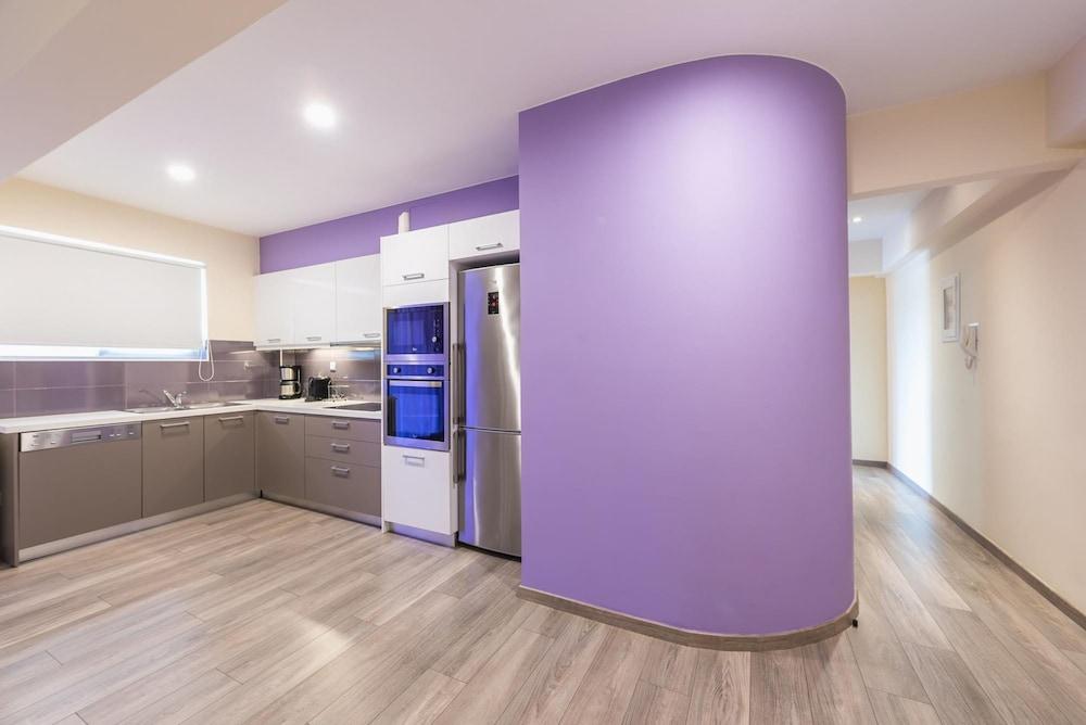 An Impressive 2 bdr Apt in Glyfada