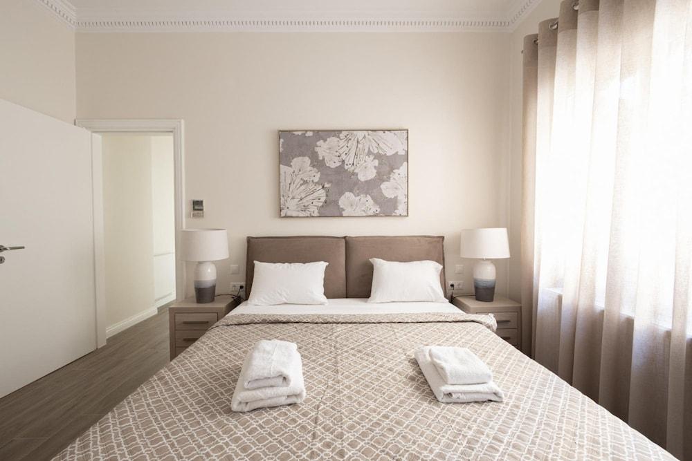 Ancient Athens Great Apt Home Office w Acropolis View