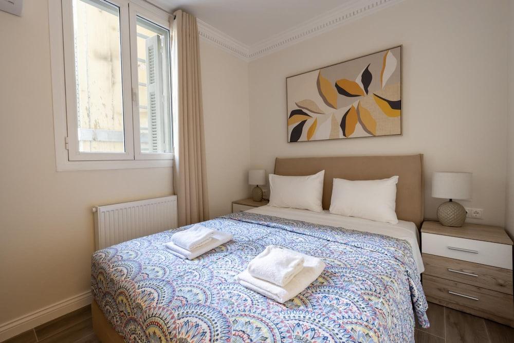 Plaka s Privileged Accommodation