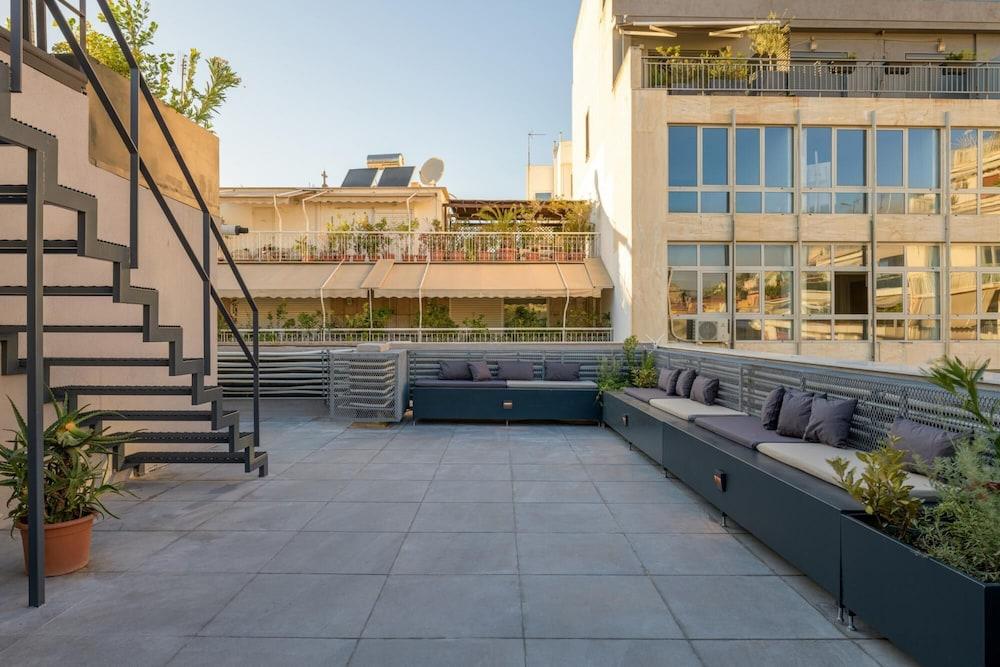 Paradise Suite With Jacuzzi Acropolis View