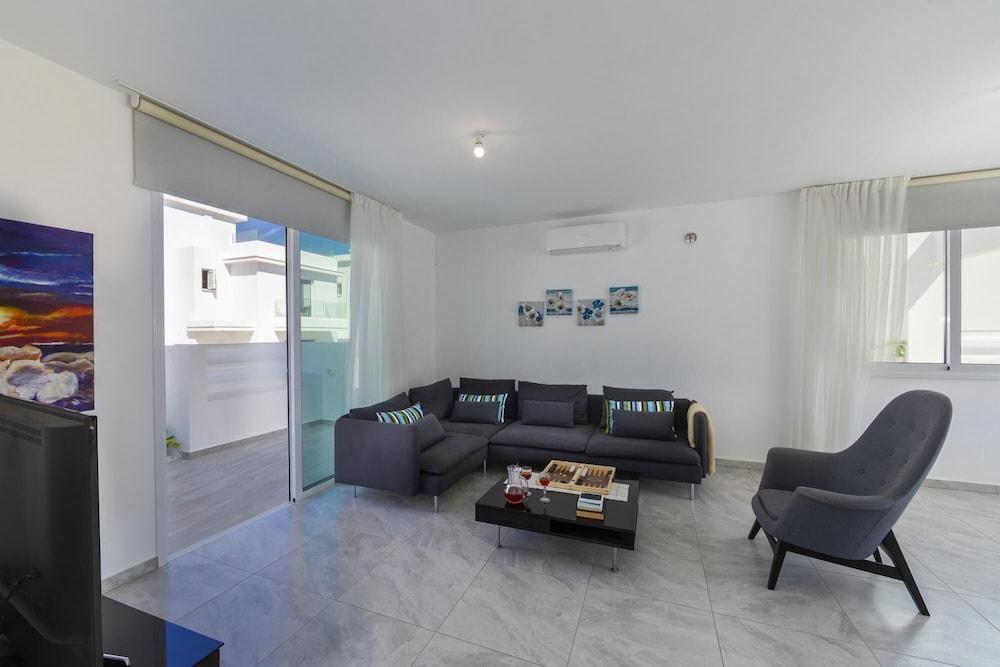 Protaras Villa Araella