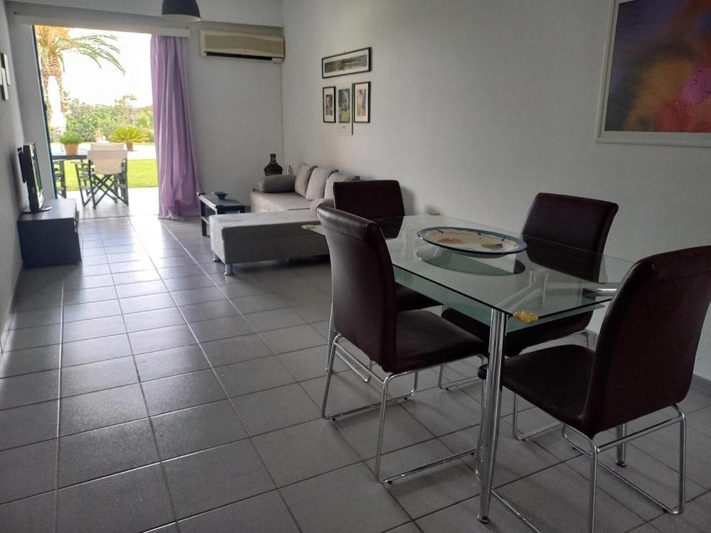 Kinetious Nisous in Kineta