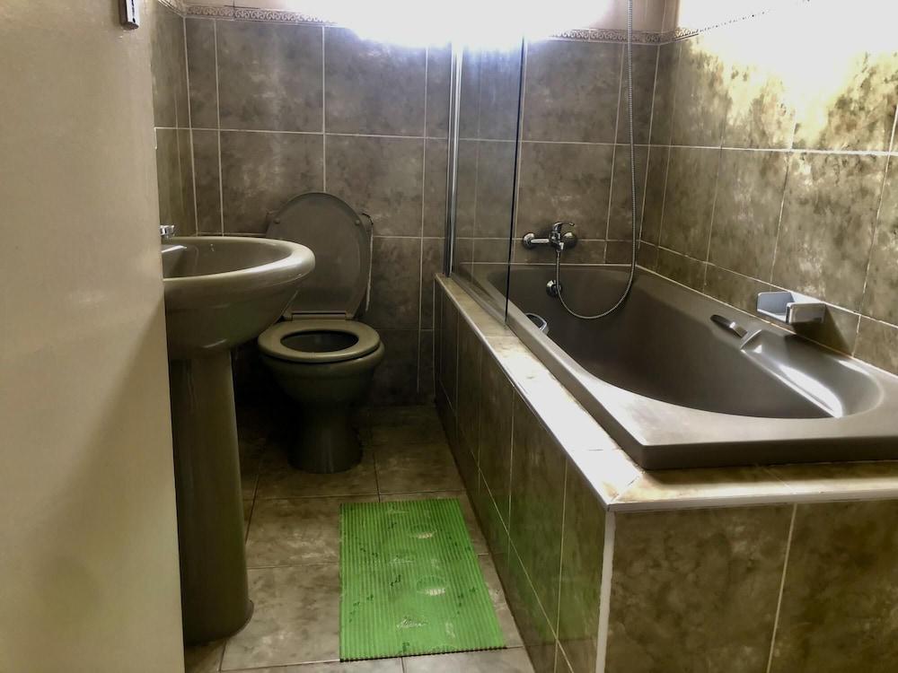 1 bed Apartment in Mount Pleasant Heights - 2014