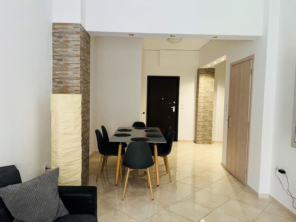 Piraeus 3 in Piraeus