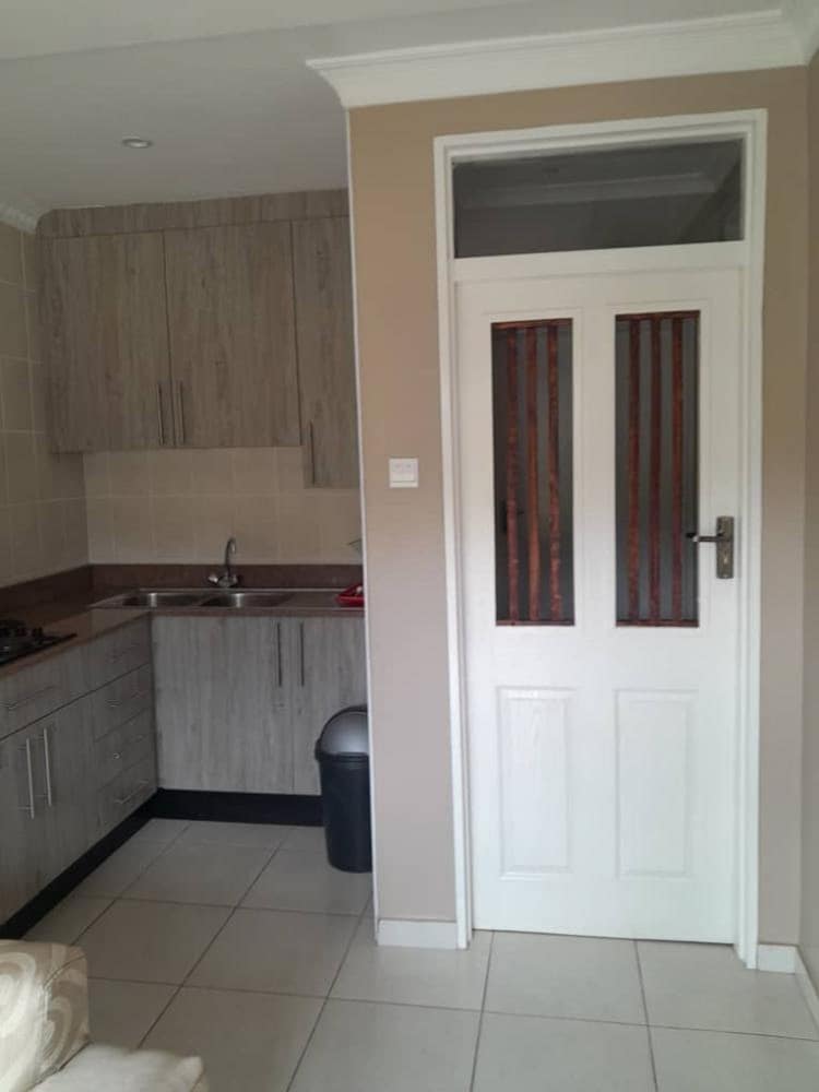 Executive Apartment With 2 Beds Air-con and Kitchenette - 2073