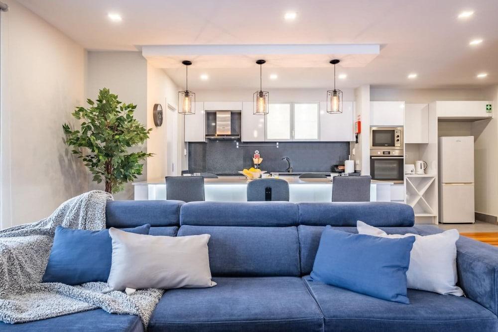 Cani o Penthouse by Homie