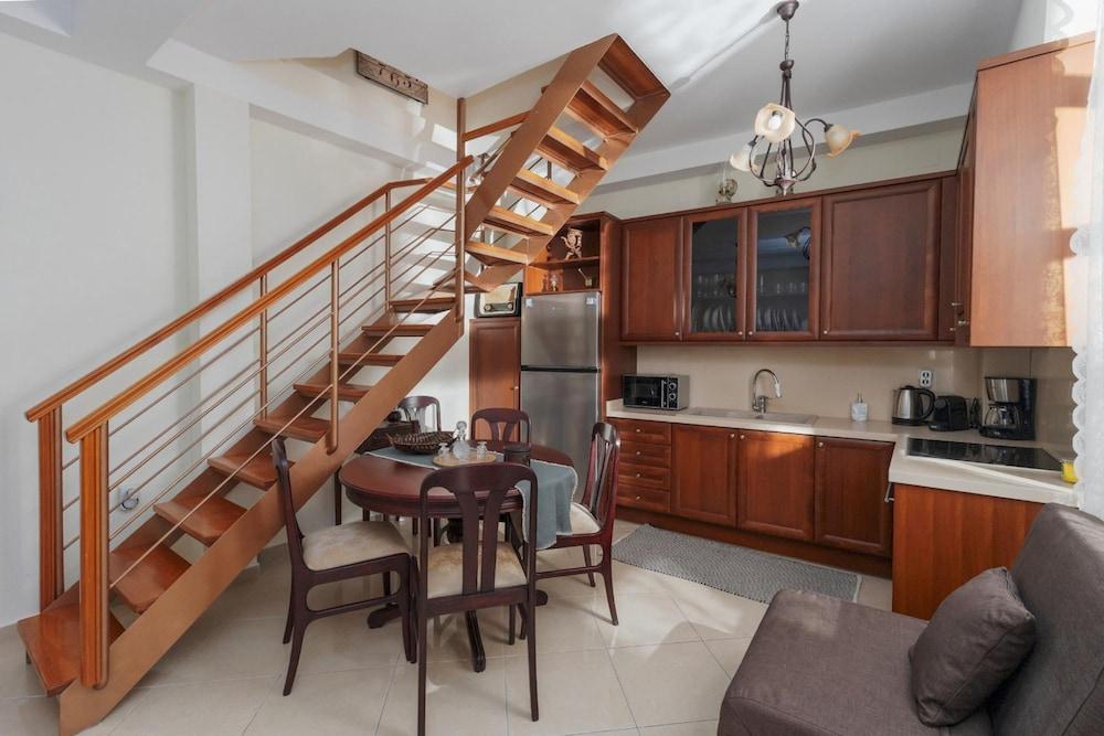 Palazzo Di Venus by Estia