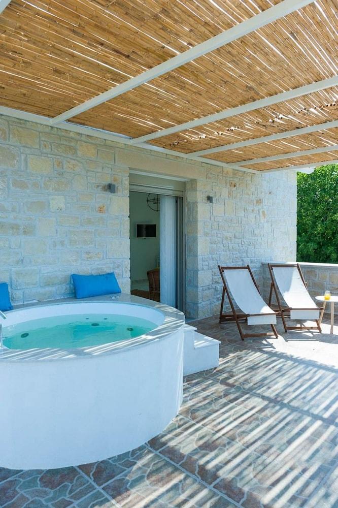 Villa Prima - With Private Heated Pool